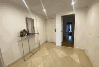 Apartamento T2 para arrendamento sem móveis com piscina nas Laranjeiras, Lisboa
