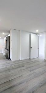 **Renovated 4 1/2, TOP Floor, Large Balcony-The Village/Downtown, Metro Papineau** - Photo 3