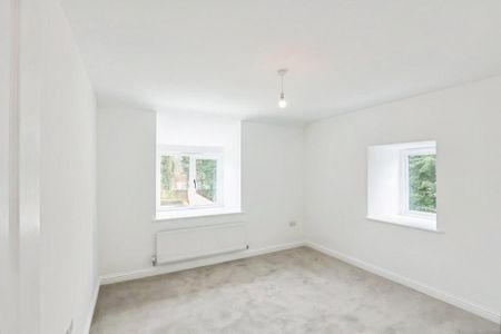 4 bedroom detached house to rent - Photo 3