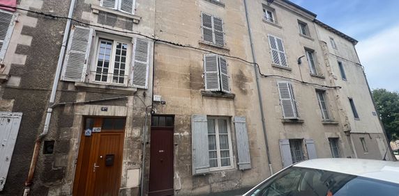 Appartement Poitiers 1 pièce(s) donnant sur rue - Photo 2