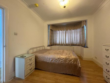 3 bedroom semi-detached house to rent - Photo 2