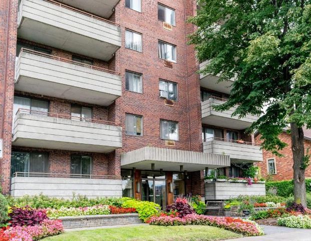 2 CH - 1 SDB - Côte Saint-Luc - $1,780 /mo - Photo 1