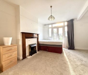 4 bedroom terraced house to rent - Photo 3