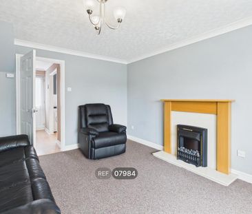 2 bedroom terraced house to rent - Photo 2