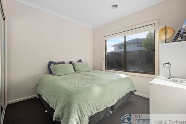 18 Dahlia Crescent, Keysborough - Photo 1