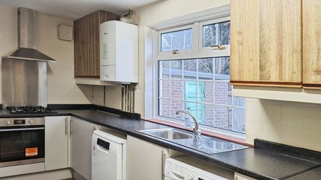 Mitcham Park, Mitcham - Photo 5