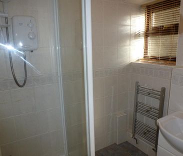 2 bedroom semi-detached house to rent - Photo 6