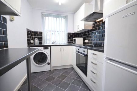 Spathfield Court, Holmfield Close, Heaton Chapel, Stockport, SK4 2RR - Photo 5