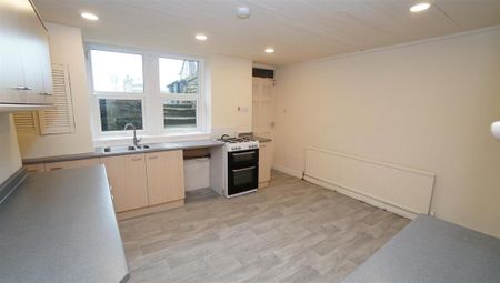 2 bedroom terraced house to rent - Photo 2