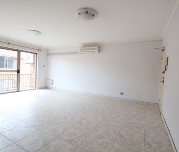 Immaculate Apartment with Access to Pool & Tennis Court - Photo 2