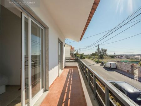 Luxury 4 room Detached House for rent in Cascais e Estoril, Portugal - Photo 2