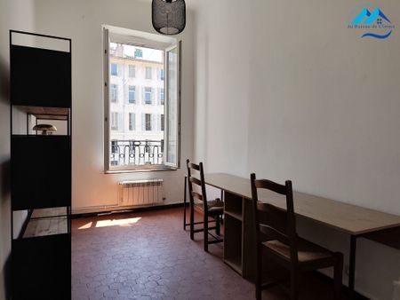 Location Appartement 3 pièces 54m² MARSEILLE 1er - Photo 3