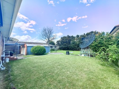 12 Wordsworth Avenue, Clayton South VIC 3169 - House For Rent | Domain - Photo 3