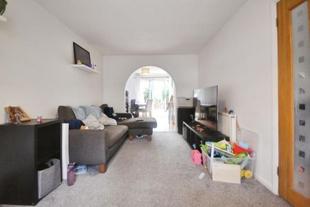 3 bedroom House To Let Total Size: 862 SQ FT - Photo 3