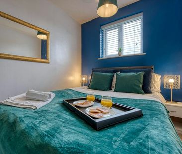 Semi-detached house to rent on - Photo 5