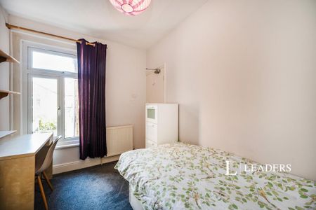 4 bedroom terraced house to rent - Photo 2