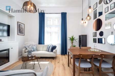 Atrakcyjne, jasne studio z balkonem w centrum - Zdjęcie 2