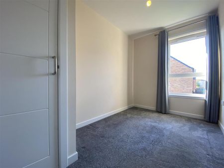 3 bedroom end of terrace house to rent - Photo 3