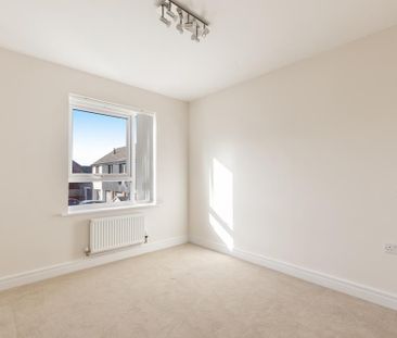 3 bedroom semi-detached house to rent - Photo 3