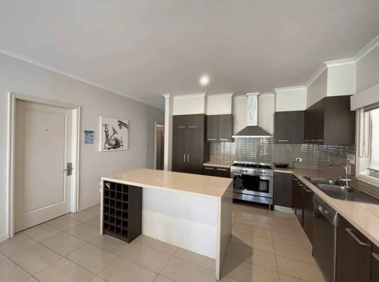 Room 8 (Non Ensuite) - Photo 1