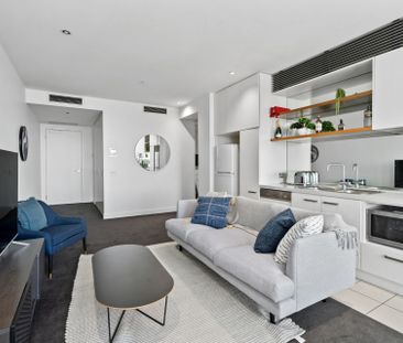 UNFURNISHED - Luxurious 2-Bed Apartment with Stunning Views in Sout... - Photo 2