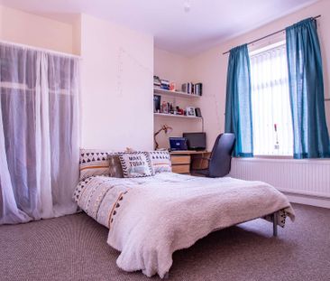 Ideal for its close proximity to town! - Photo 4