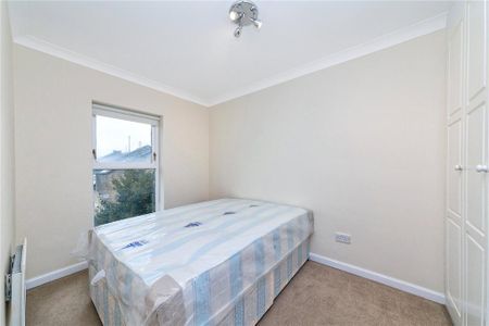 3 bedroom end of terrace house to rent - Photo 5