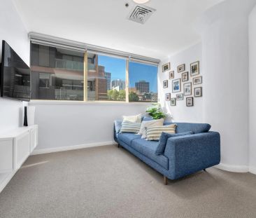 Inner-City Chic, Easy Living & Work From Home Appeal | Unfurnished - Photo 1