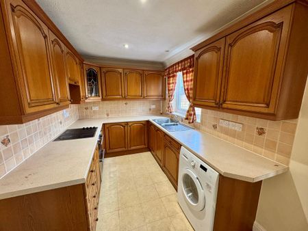 3 bedroom semi-detached house to rent - Photo 5