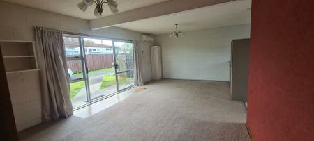 Two-bedroom unit available for rent in a prime location - Photo 5