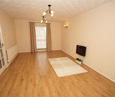 Simons Court - Photo 5