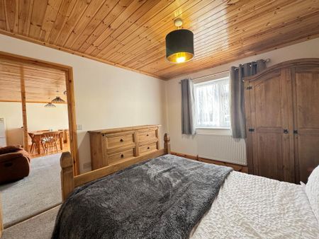 2 bedroom bungalow to rent - Photo 2