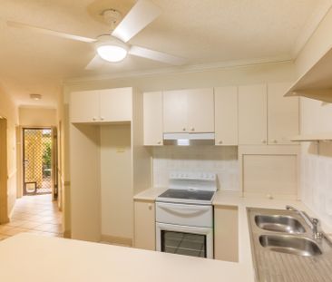 STUNNING APARTMENT IN PRIME CITY LOCATION! - Photo 1