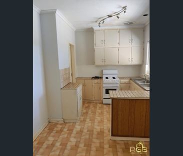 Family Living in Valley View - Photo 2