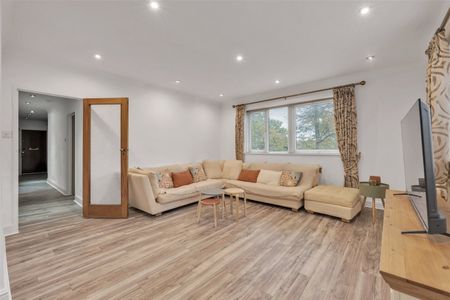 Avenue Road, London, NW8 flat to rent - Photo 2