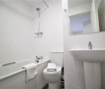 1 Bedroom Studio - Photo 4