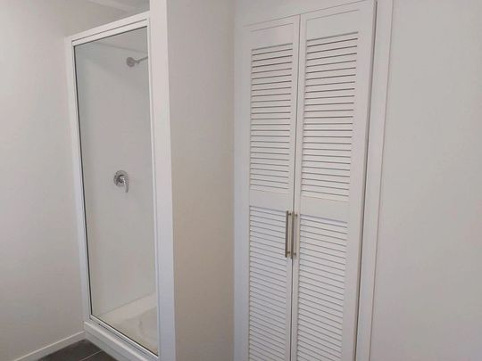Tidy studio unit in good location - Photo 1