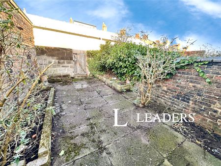 3 bedroom house to rent Mayer Street, Stoke-on-Trent, Staffordshire, ST1 - Photo 5