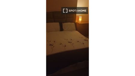 Cozy room in 2-bedroom houseshare in Crumlin, Dublin - Photo 2