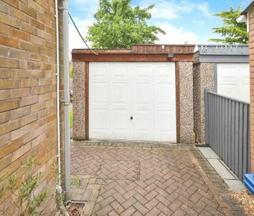 3 bedroom semi-detached house to rent - Photo 6