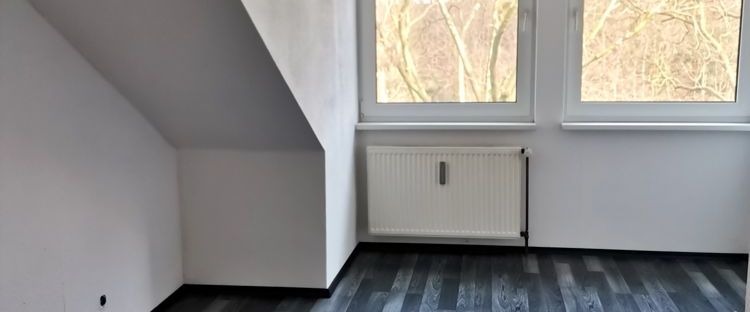 Gemütliche 3-Raum Dachgeschosswohnung in Oberhausen-Lirich - Photo 1