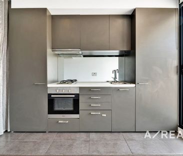 Light-Filled Studio in Prime South Yarra Location - Photo 1
