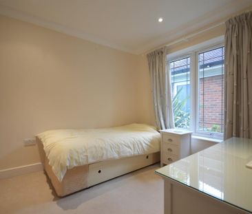 4 bedroom semi-detached house to rent - Photo 6