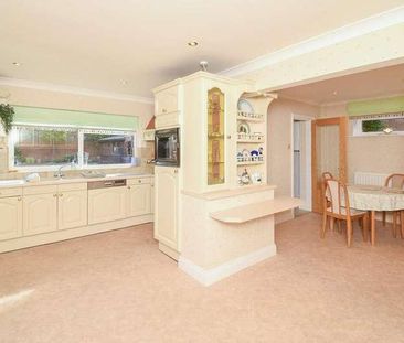 Riverside Close, Laverstock, Salisbury, SP1 - Photo 4