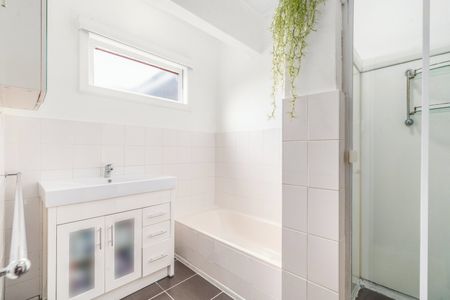 Modern Family Home in a Convenient Location - Photo 2