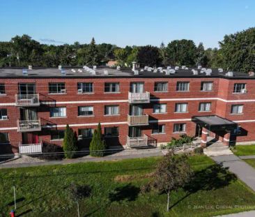 1080-1100 Boulevard de Montarville | 1080 Boulevard de Montarville,... - Photo 1