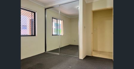 Moments from Top Ryde Shopping Centre! - Photo 2