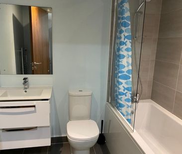 1 Bed Flat, Fabrick Square, B12 - Photo 1