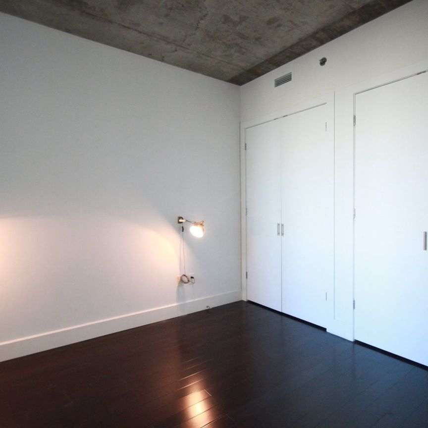 Condo for rent, Montréal (Ville-Marie) - Photo 1