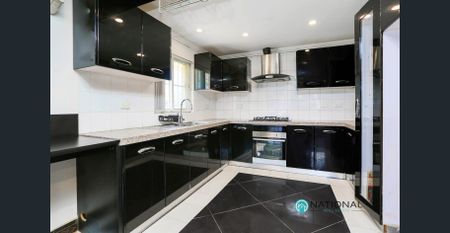 2 Bedroom Brick Granny Flat - Private Yard + Carport - Photo 4